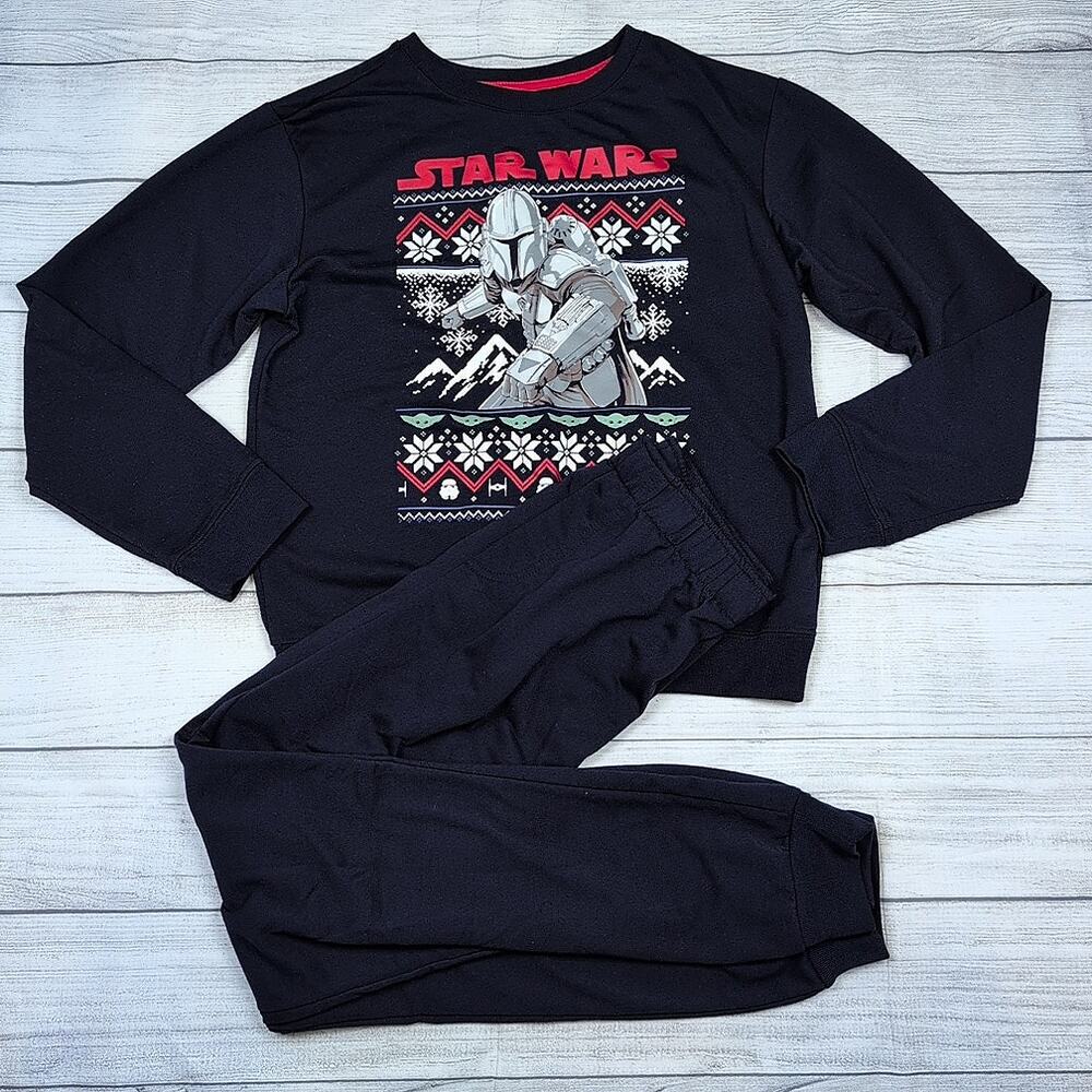 14 Gap Star Wars Mandalorian Holiday Pajamas